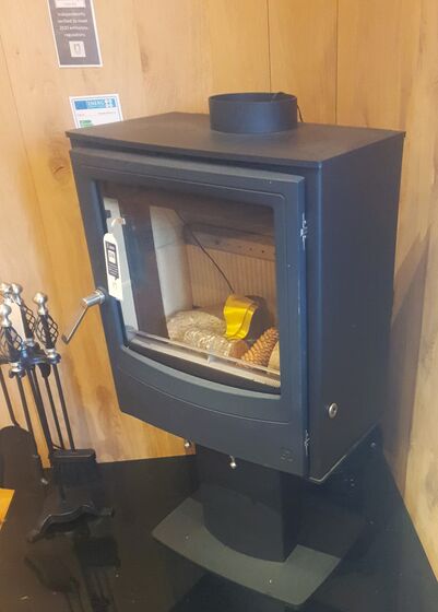 Arada Farringdon Medium stove, Ex-Display image #3